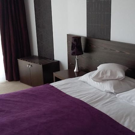 Hotel Niepołomice Kültér fotó