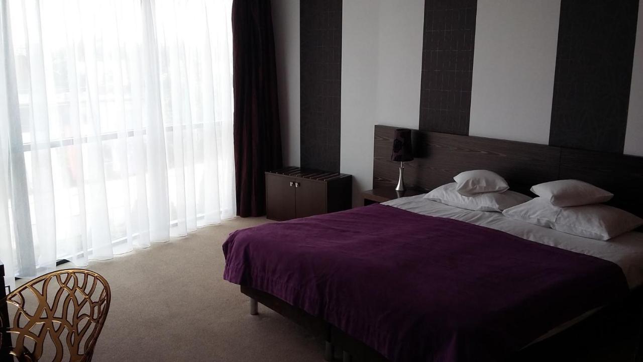 Hotel Niepołomice Kültér fotó