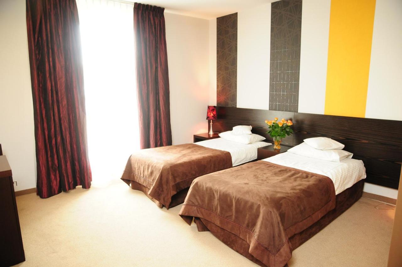 Hotel Niepołomice Kültér fotó
