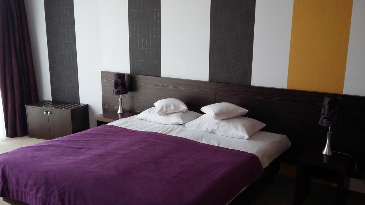 Hotel Niepołomice Kültér fotó