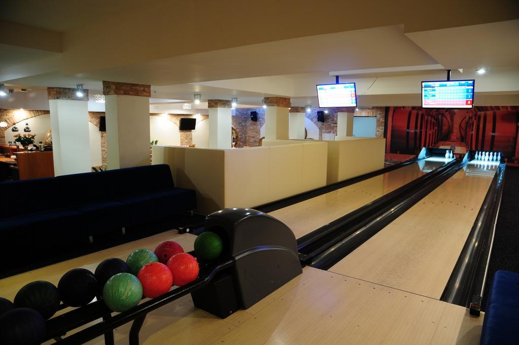 Hotel Niepołomice Kültér fotó