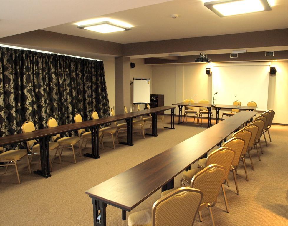 Hotel Niepołomice Kültér fotó