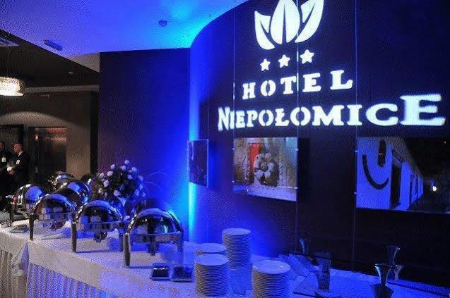 Hotel Niepołomice Kültér fotó