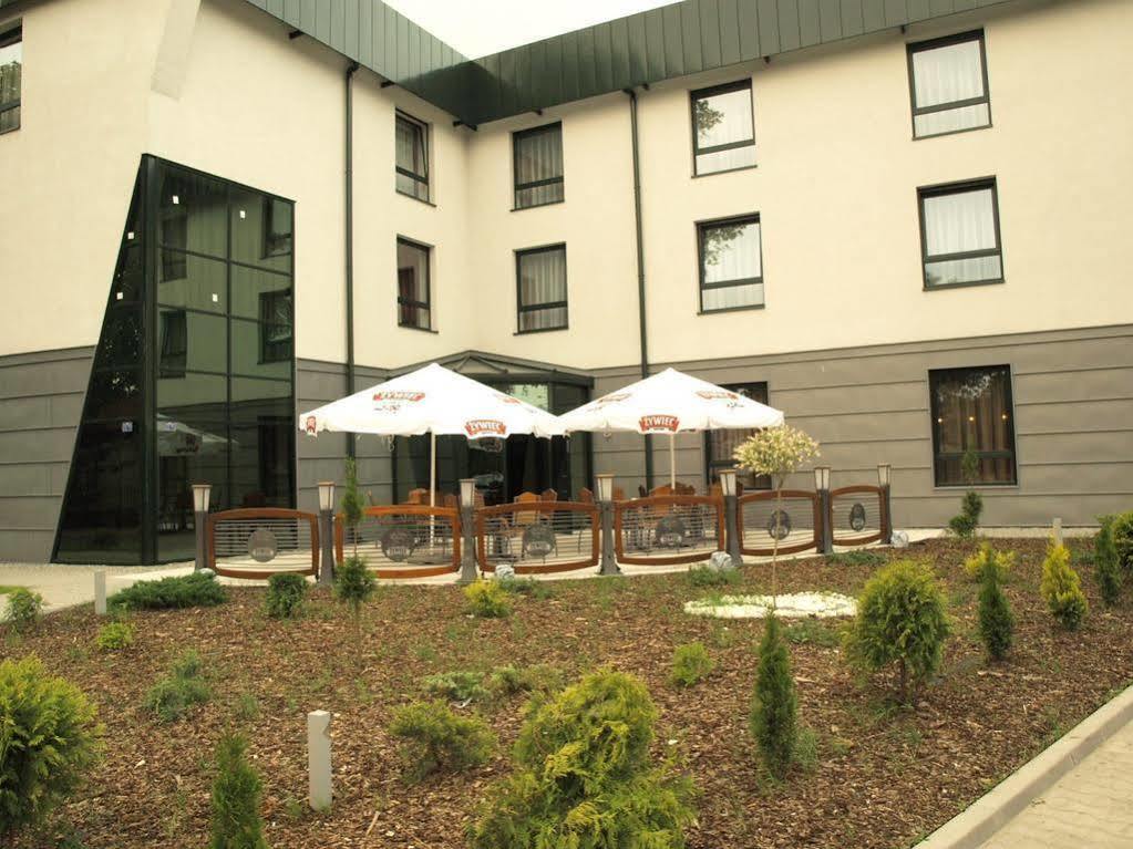 Hotel Niepołomice Kültér fotó