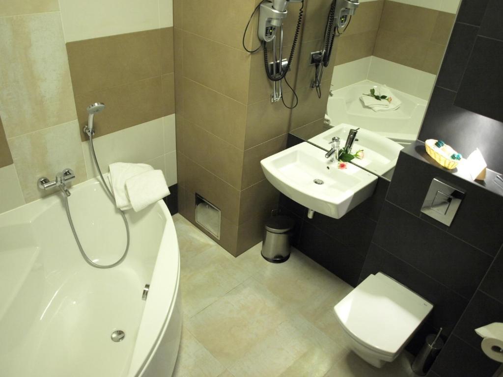 Hotel Niepołomice Szoba fotó